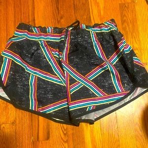 Danskin Now Athletic Shorts Size: L (12/14)